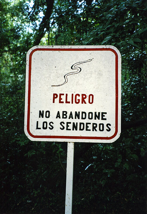 Snake-Sign,-Iguazu,-Argentina
