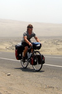 Gareth Collingwood (El-Pedalero) riding Peru's coastal desert 